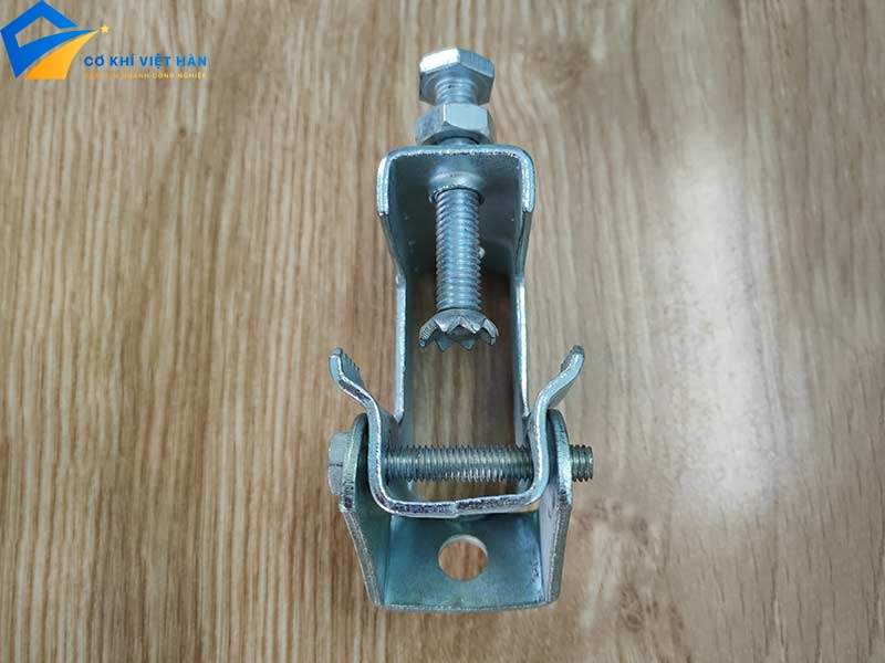 Kẹp xà gồ cá sấu là gì?