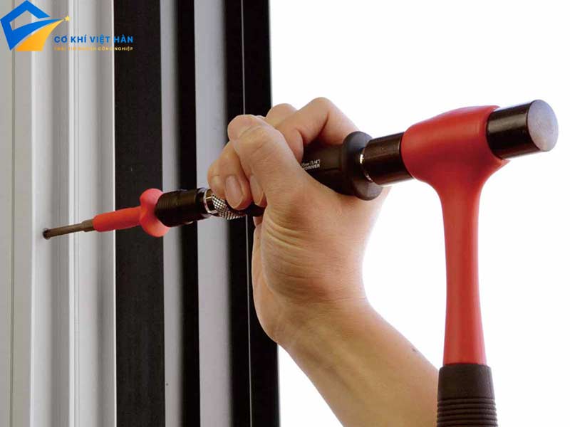 Tua Vít Đóng Là Gì? Giải Mã Công Cụ Đa Năng Trong Ngành Cơ Khí