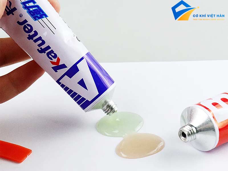 Keo AB là gì? Ứng dụng của keo AB trong thực tế