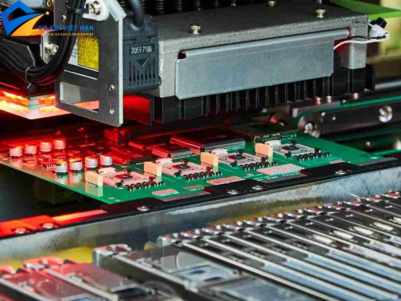 SMT là gì? Tìm hiểu về Công nghệ Hàn Hàng Surface Mount