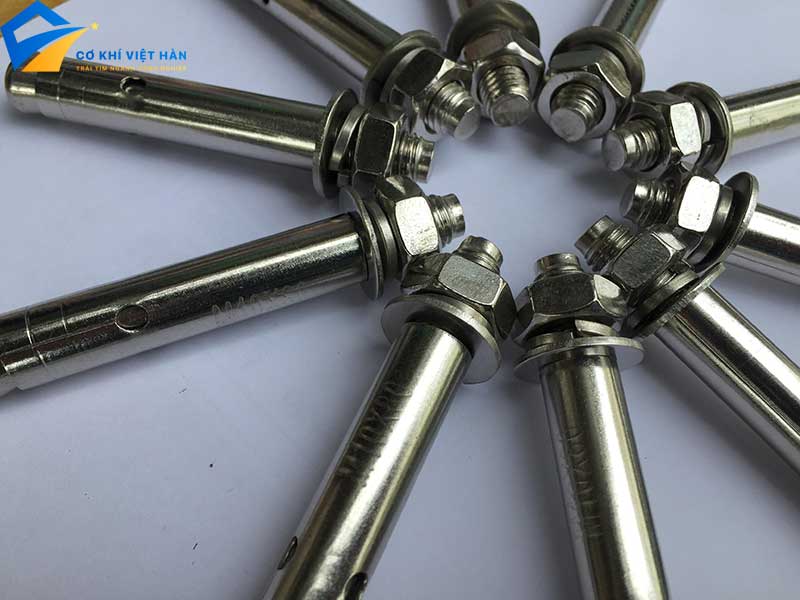 Vít Nở Inox Là Gì?