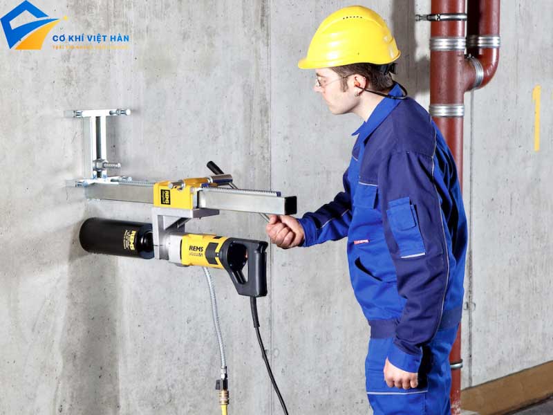 Máy khoan rút lõi bê tông là gì