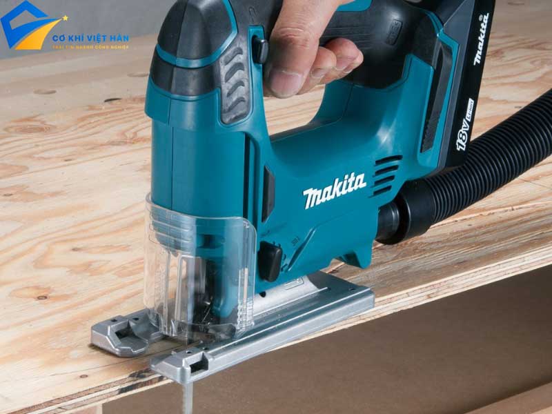 Nên mua máy cưa lọng hay cưa đĩa để cưa gỗ